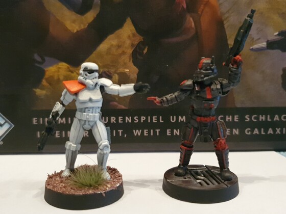 Stormtrooper vs Sith Trooper